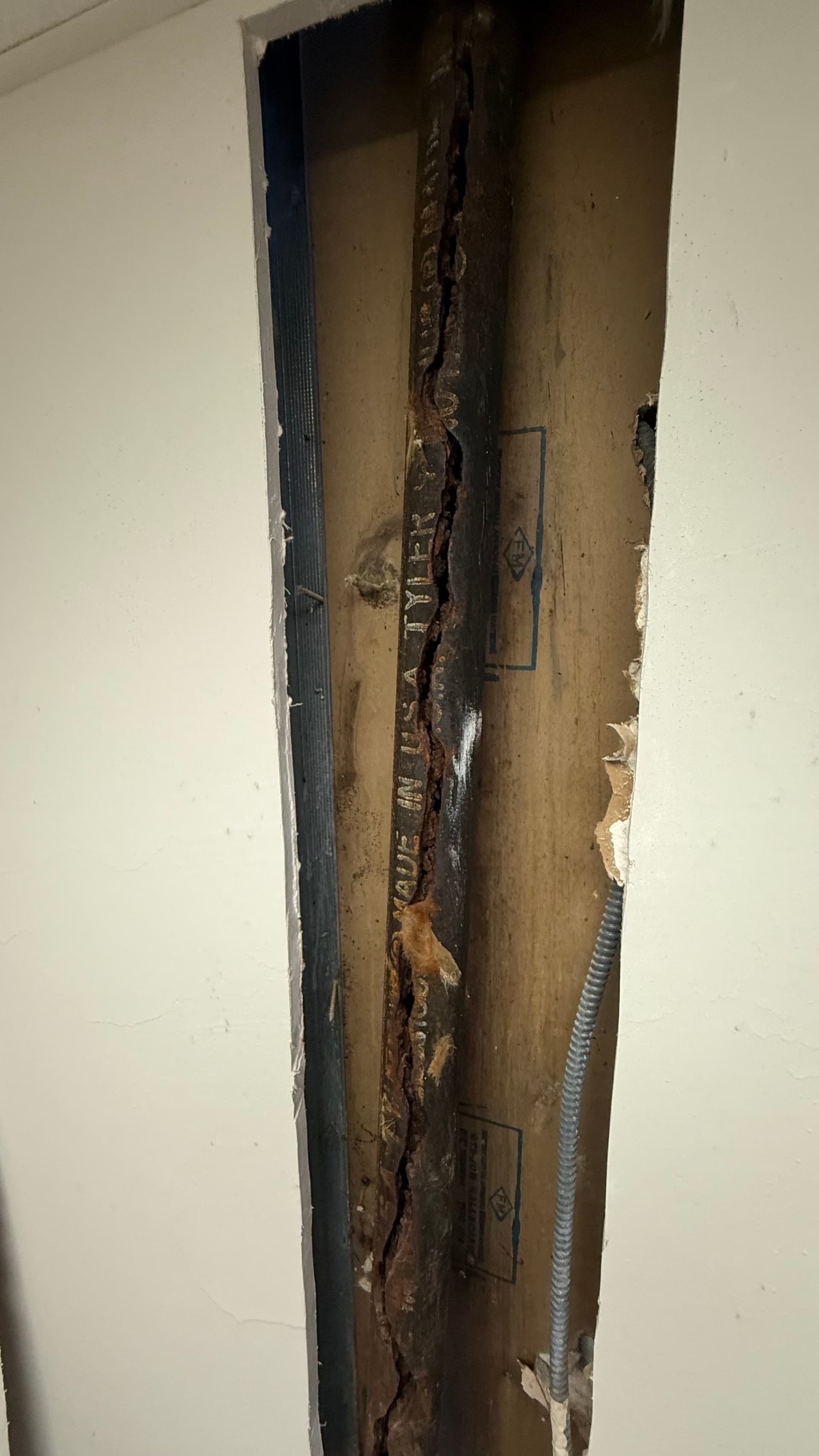 Gallery photos for Cracked Cast Iron Pipe Replaced in Commercial Building: Image #1