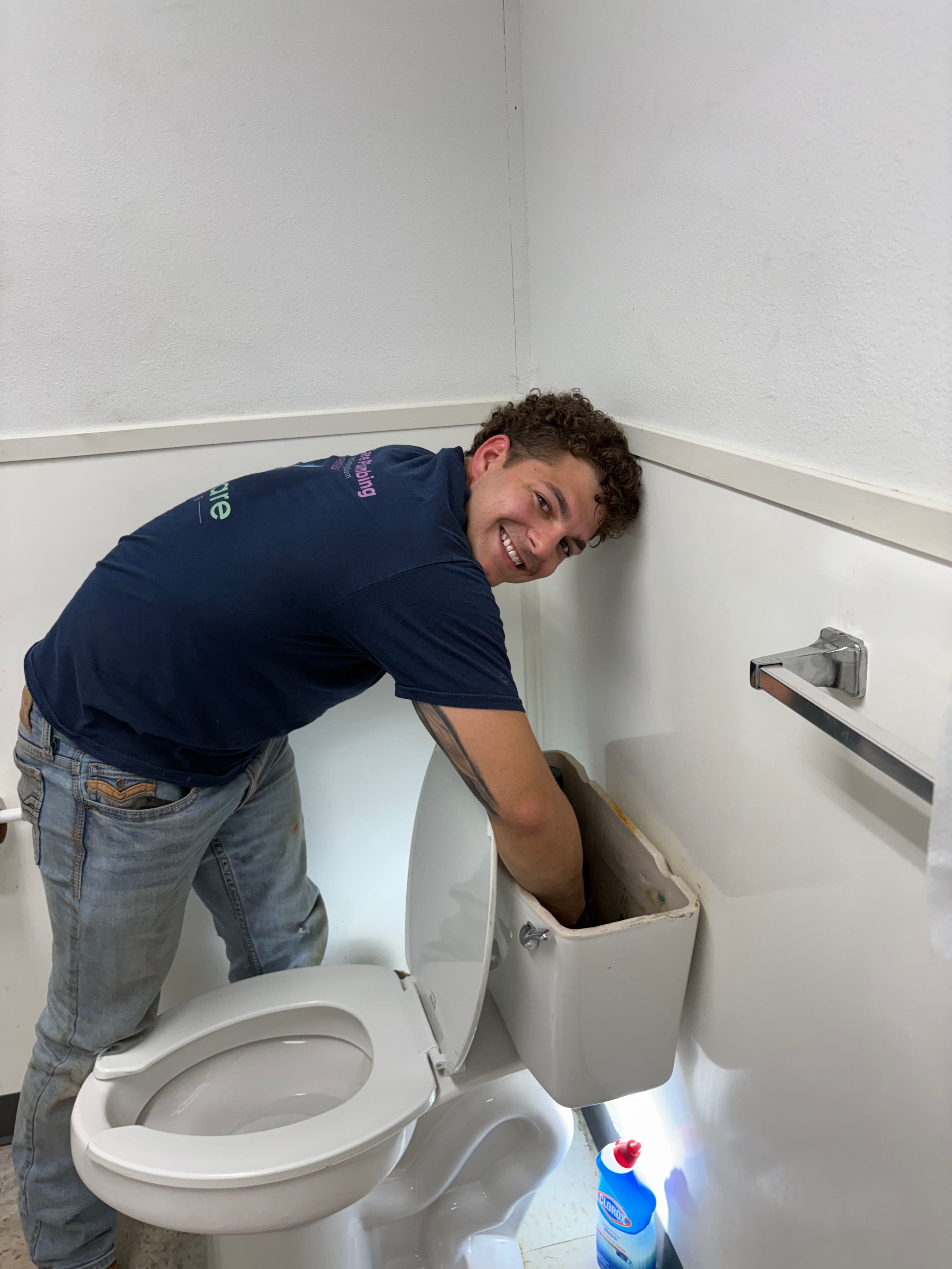 Project Clogged Toilet Repair and Rebuild at a Hurst Business image