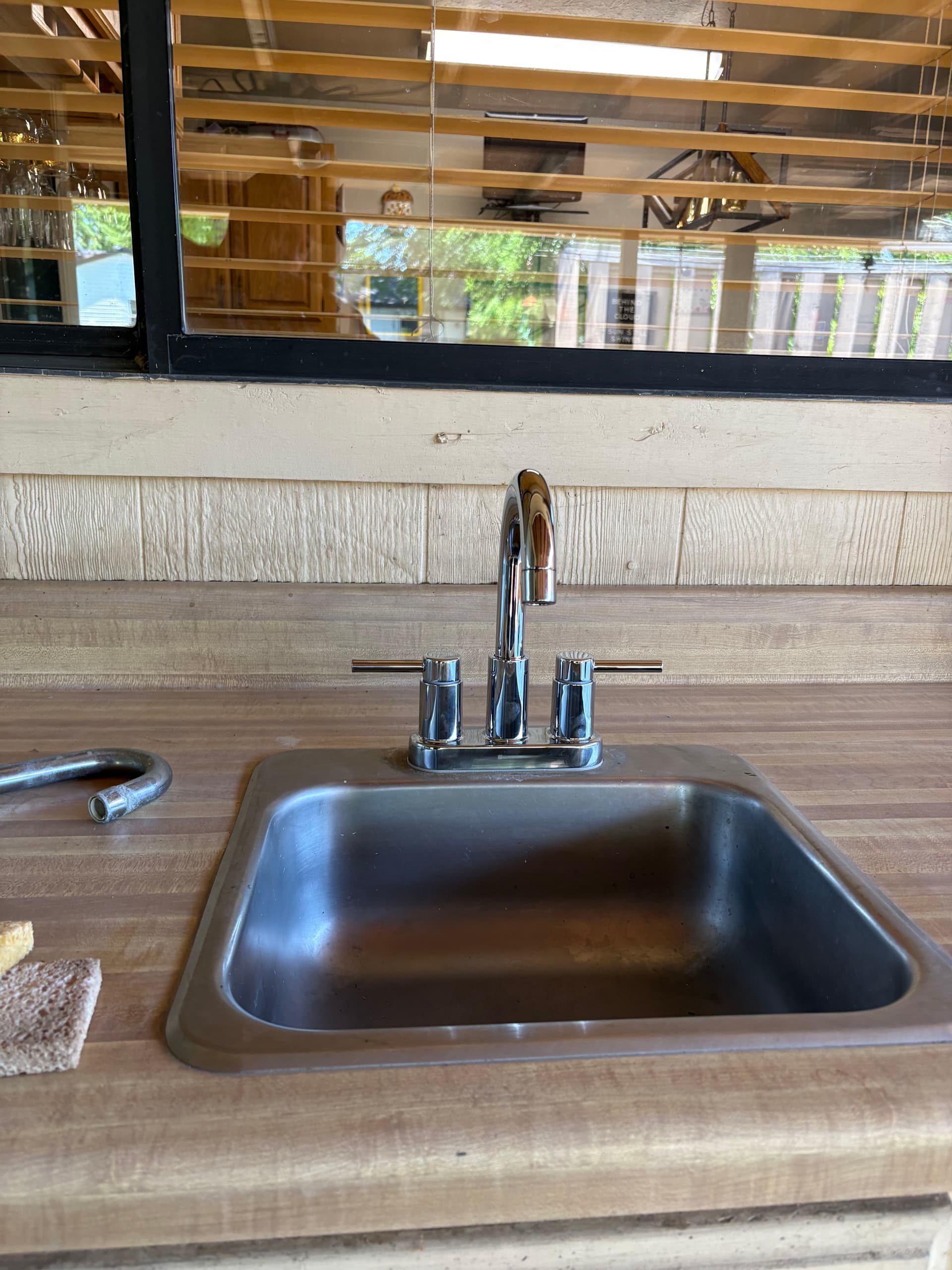 Freeze Damage Faucet Replacement on an Outdoor Utility Sink in Euless image