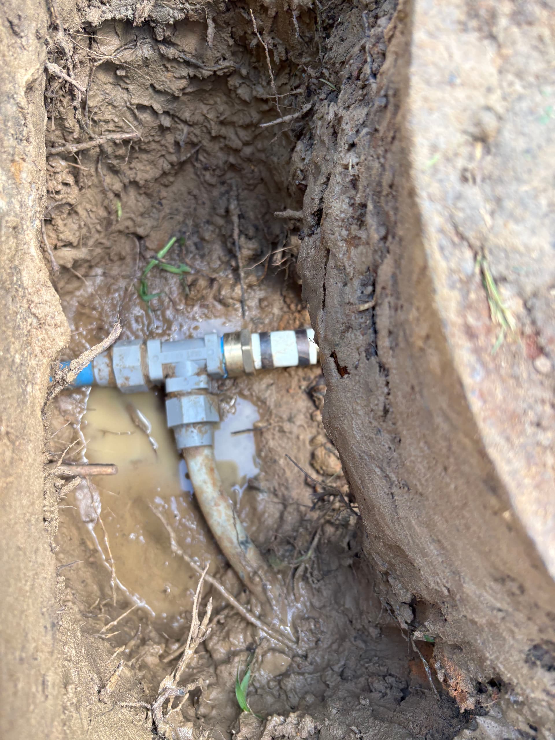 Gallery photos for Leaking Main Water Service Tracked Down and Repaired in Grapevine: Image #1