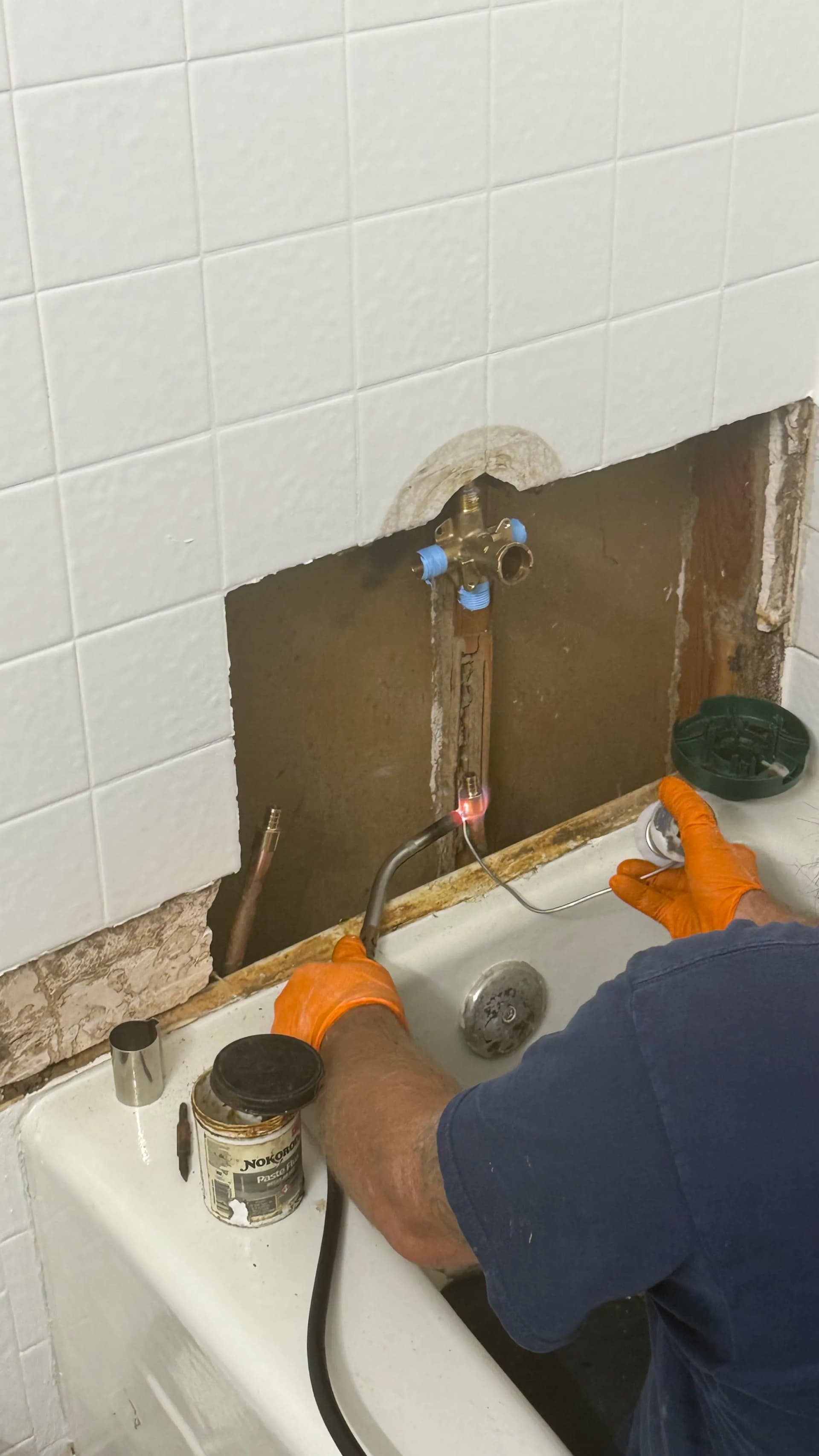 Gallery photos for Tub Shower Valve Replacement Done Right in Hurst: Image #2