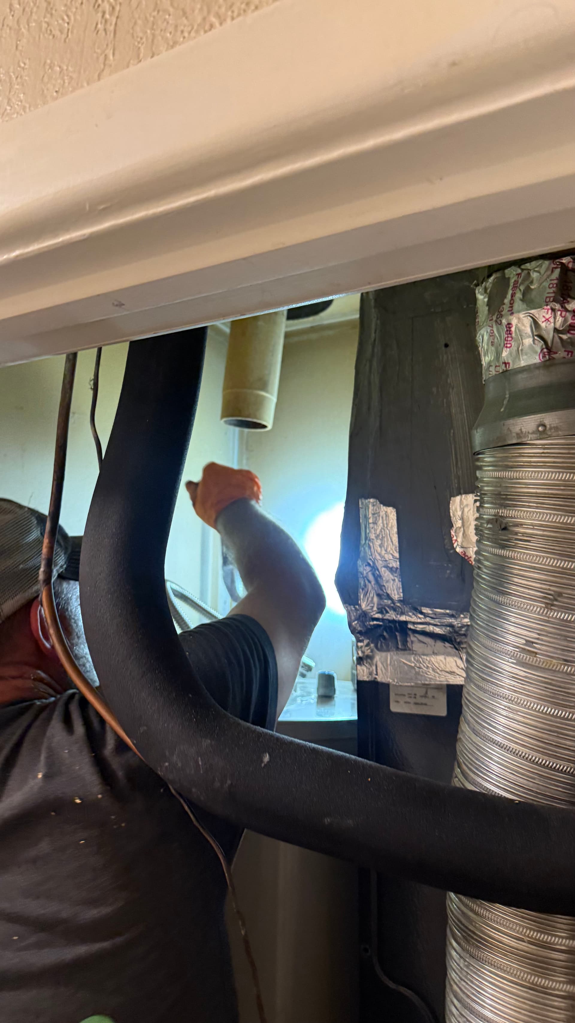 Gallery photos for Leaking Water Heater Replacement in Hurst: Image #2