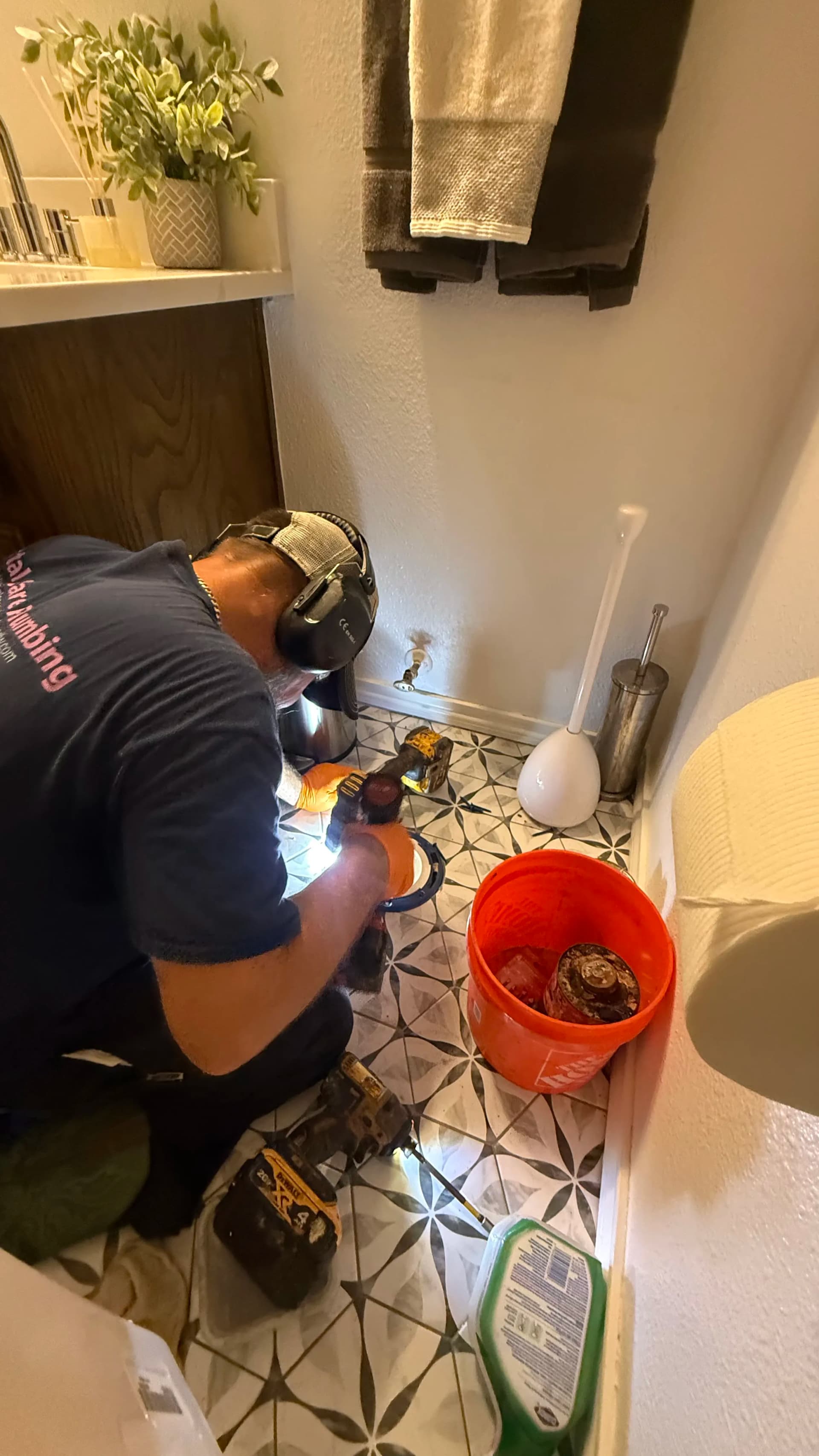 Gallery photos for Clogged Sewer Main, Flange and Wax Seal Replacement in Colleyville: Image #3