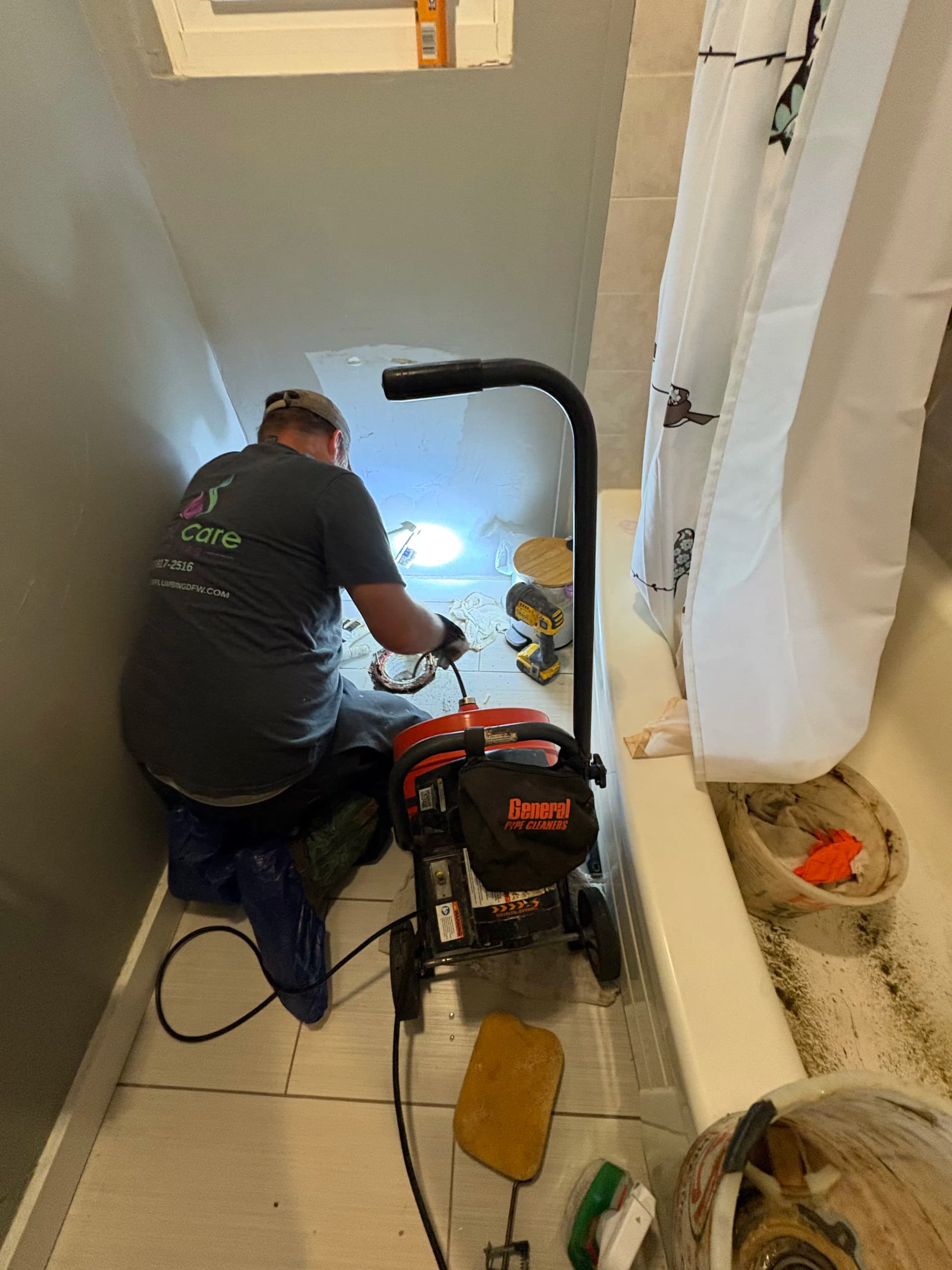Gallery photos for Bathroom Drain Clog Cleared for a Customer in Hurst: Image #1